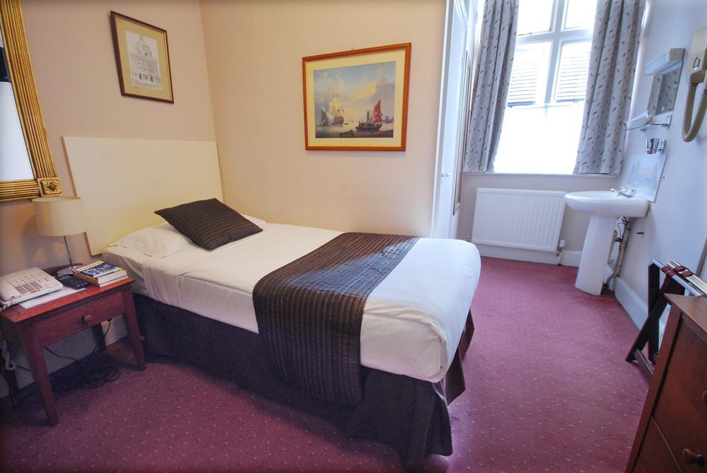 Tree Hotel At Iffley Oxford Room photo